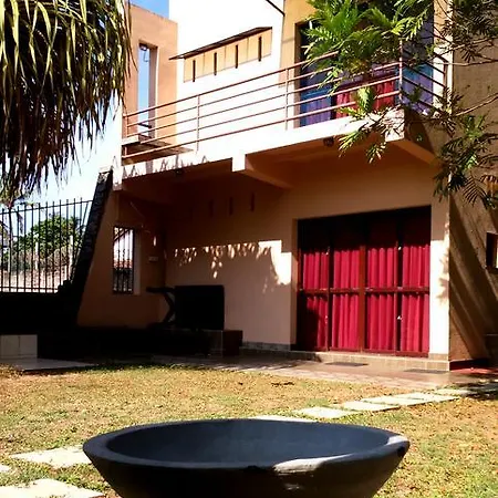 Sri Beach Bungalows And Villa Marawila Exterior photo