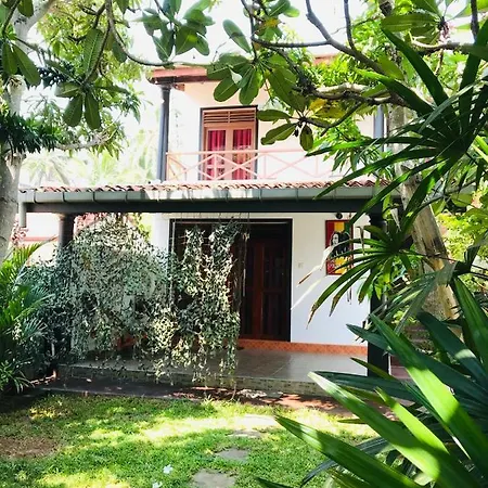 Sri Beach Bungalows And Villa Marawila Exterior photo